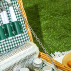 Vävd picknickkorg med tillbehör